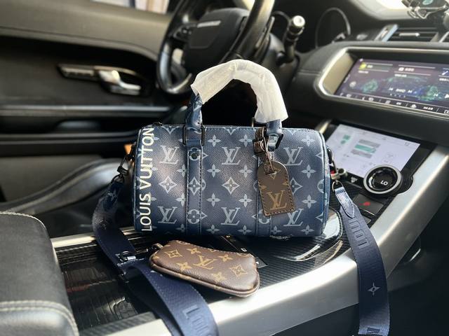 高端货 新款 Louis Vuitton 单肩包 M46803 Bandouliere Keepall 25 可拆卸可调 节肩带拉链开合 帆布 单肩斜挎手提旅行