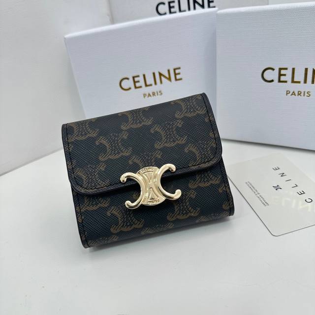 Celine 16331颜色 黑色印花尺寸 11x10x5 新款凯旋门2 件套 Celine短式钱包非常炫美的一个系列 专柜同步 采用头层牛皮 精致时尚