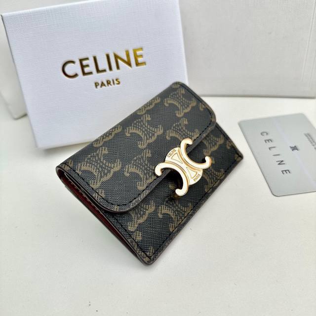 Celine 16333颜色 黑色印花尺寸 10 5x7x1新款凯旋门卡夹 Celine短式卡包非常炫美的一个系列 专柜同步 采用头层牛皮 精致时尚