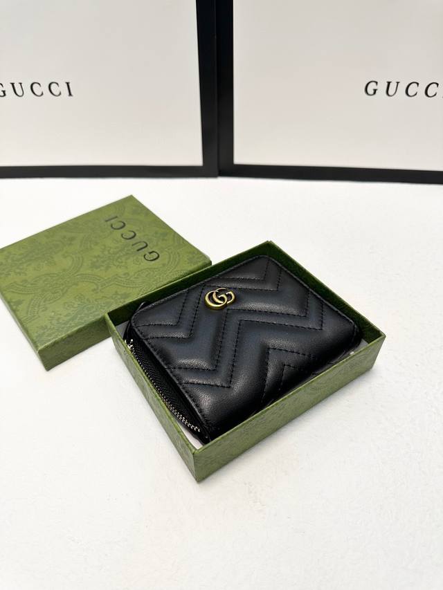 颜色 黑尺寸 11X7新款卡包 采用布面料配进口头层羊皮 做工精细 小巧实用 多功能卡包钱包小包必备款