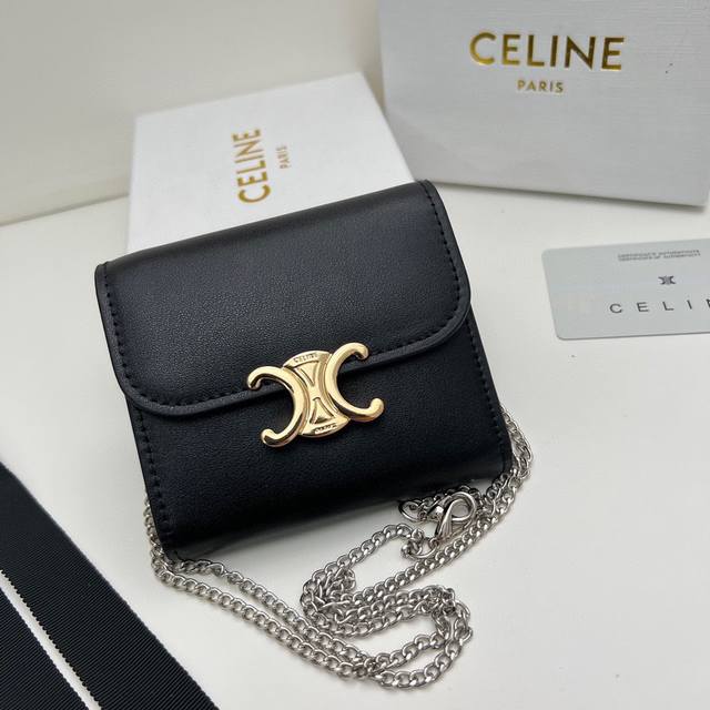 Celine 10783 链条可拆卸颜色 黑 棕 灰尺寸 11*10*5Celine凯旋门非常炫美的一个系列 专柜同步 采用头层牛皮 精致时尚 可以单肩背 也可