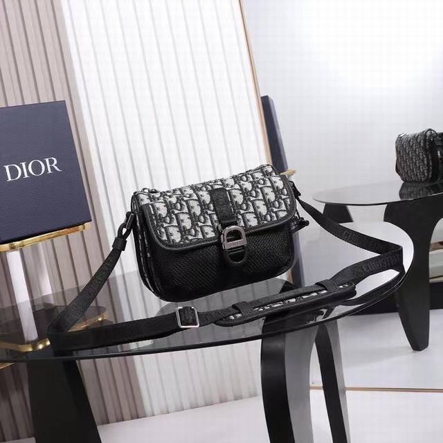 市场最高版本 欢迎对比 点击长按翻译 Dior 8 Dior Oblique : 2Esws006Yky_H27E 2023 Dior 8 Dior Obliq