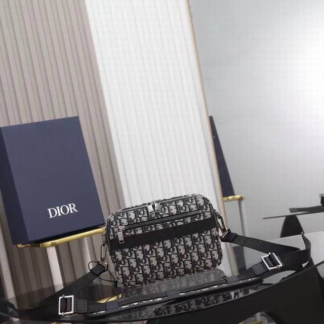 市场最高版本 欢迎对比 点击长按翻译 Dior Oblique : 1Espo206Yky_H27E Dior Oblique Christian Dior D