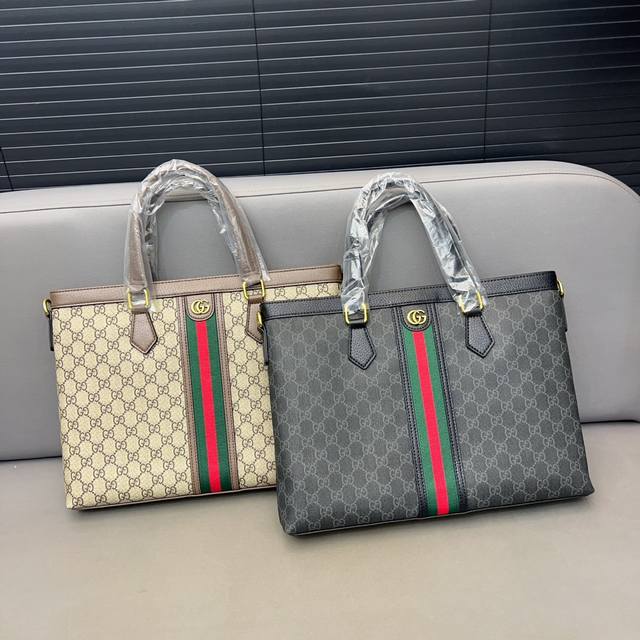 Gucci 古奇 新款gg男包公文包 手提包 电脑包 采用精湛镶嵌细工 经典百搭 实物拍摄 原厂原版面料 配送防尘袋 29 X 38 Cm