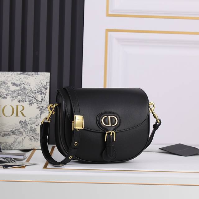 22Cm Dior 2022S 新款bobby 黑色斜挎手袋 Ddd 迪奥 Dior 新款非常简约大气 Ddd 一点不挑身材夏日街头 Ddd 背上你就是又甜又飒