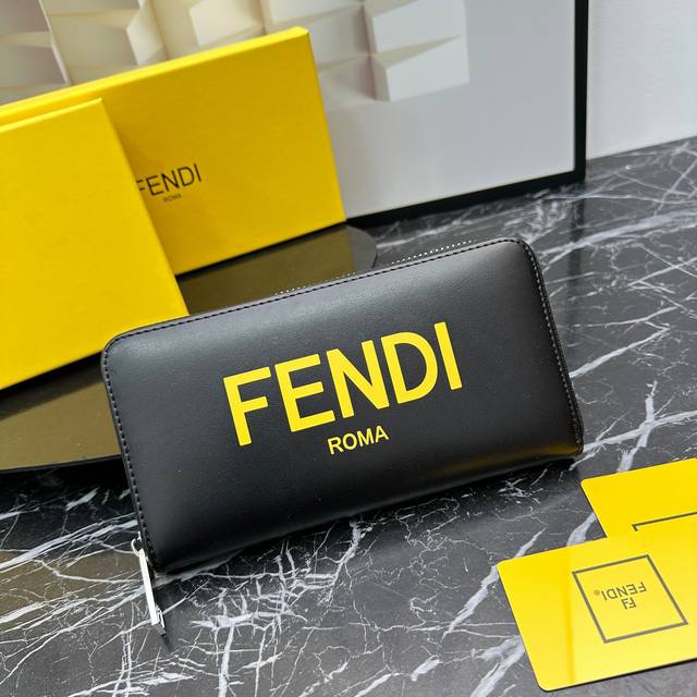 品牌 Fendi Ddd 型号 666227 Ddd 尺寸 19-10-2 5Cm Ddd 颜色 黑色 高端品质 原单正品 材质 专柜代购经典原厂进口牛皮正宗进