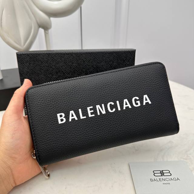 原版 Balenciaga巴黎世家 型号 666054小号钱包 尺寸 19-10-2 5Cm 颜色 黑色 高端品质 原单正品 材质 Balenciaga专柜代购