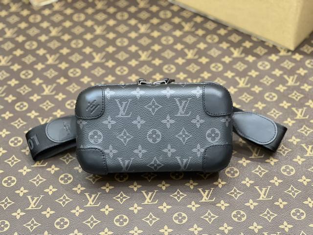 M45579黑花 盒子包系列 全新 Horizon Clutch 手袋 取材 Monogram Eclipse 帆布 黑花四角包边宽肩带圆角盒子包oo[握手][