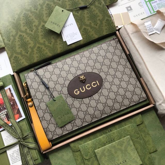 原单 型号 Gucci6026复古风格皮革配饰系列采用gg Supreme高级 人造帆布打造 装饰椭圆型皮革标签米色 乌木色gg 可分解材料 制作6个卡片隔层和