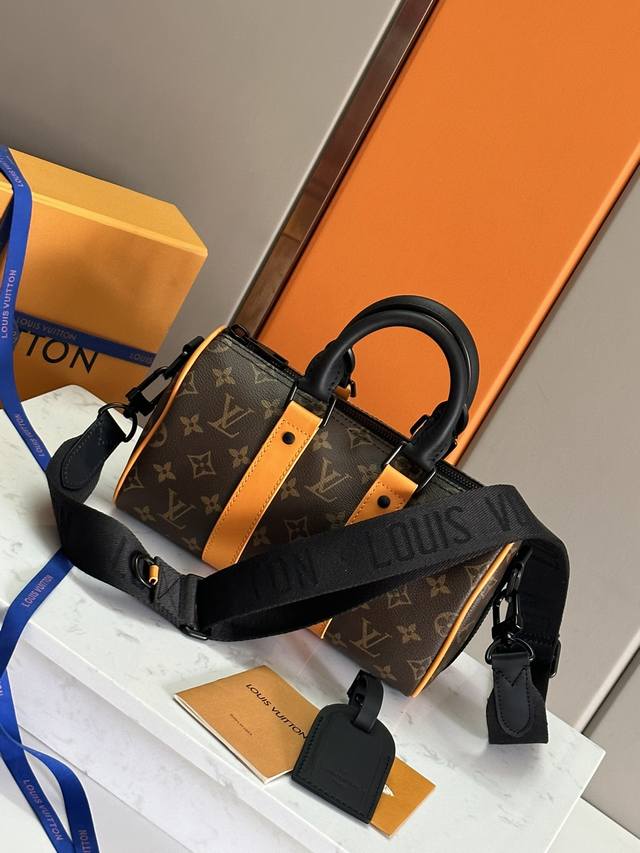 顶级原单原版开发 全钢五金本款 Keepall Bandouli re 25 手袋选用 Monogram Macassa 涂层帆布 以鲜明皮革侧带注入醒目色彩