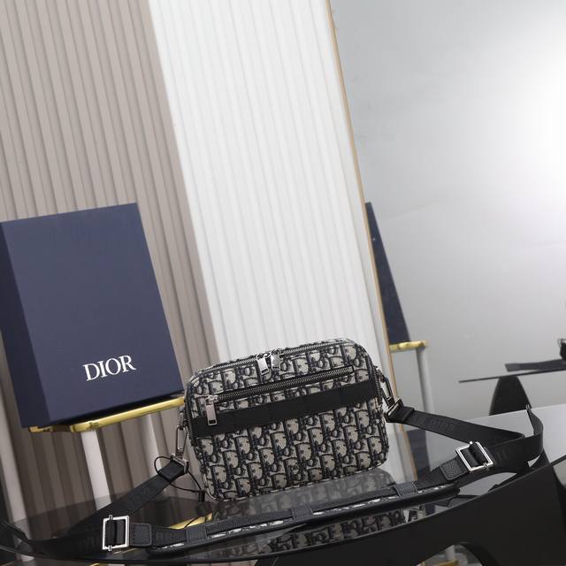 市场最高版本 欢迎对比 点击长按翻译 & Dior Oblique 1Espo206Yky_H27E . Dior Oblique , . , Christia