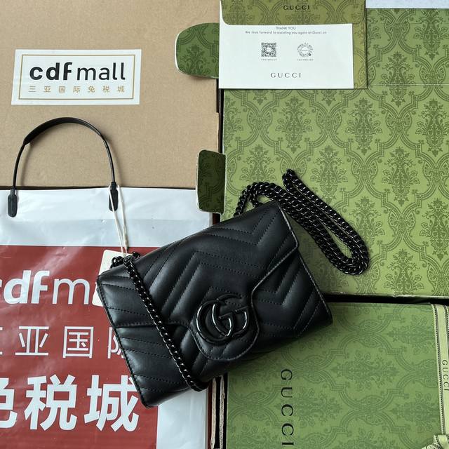 原厂皮配 Cdfmall三亚免税店手提袋 Gg Marmont系列绗缝迷你手袋 Gucci经典小件配饰继续围绕品牌不断发展的美学理念为自身注入新的活力 作为20