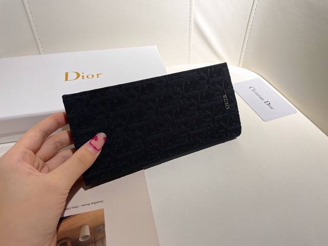 Dior 026颜色 黑色 尺寸 17.5* 8.5 *1.5Dior专柜秋冬新款火爆登场 官网同步 精湛手工制作 实物拍摄 男女均可使用