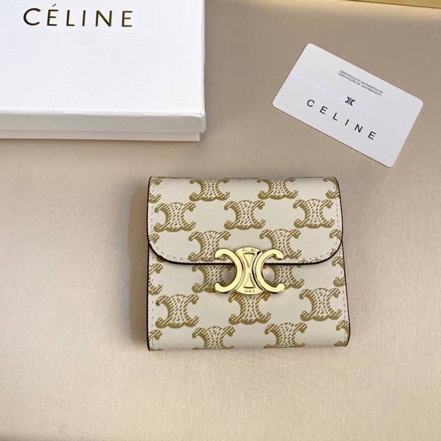 Celine 66335颜色 白色印花尺寸 11*10*5Celine短式钱包非常炫美的一个系列 专柜同步 采用头层牛皮 精致时尚