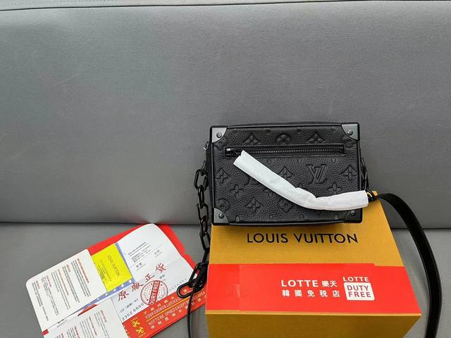 Louisvuitton 路易威登 牛皮系列 Mini Soft Trunk压花 链条盒子包 小方包 男女通用斜挎包 小箱子 实物拍摄 原厂原版面料 防尘袋 折