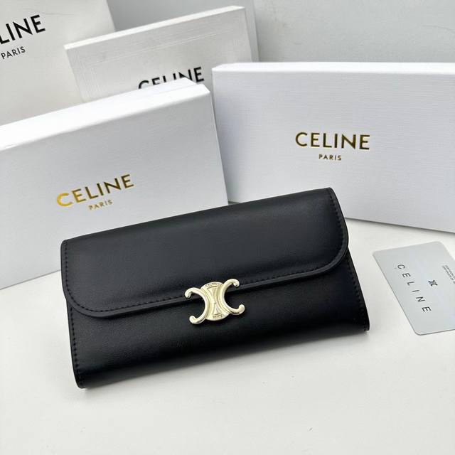 Celine A04颜色 黑色 棕色 粉红尺寸 19*10.5*3.5Celine 专柜同步 专柜品质顶级进口牛皮 海外订制钥匙扣五金 做工油边精湛