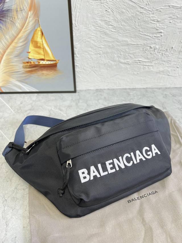 原单跑量: Balenciag巴黎家 城市系列 Paris Explorer 腰包 黑色 Balen Wheel Logo 刺绣腰包 尺寸 2-20Cm