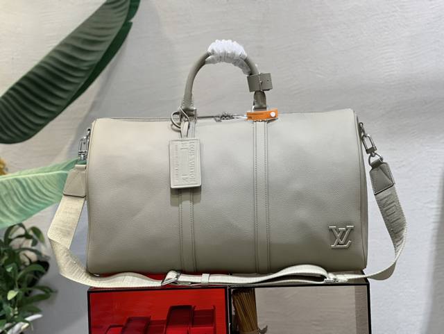 M22609绿色 21420克 全皮旅行袋系列 Keepall Bandouli re 50 旅行袋 本款 Keepall Bandouli re 50 手袋出