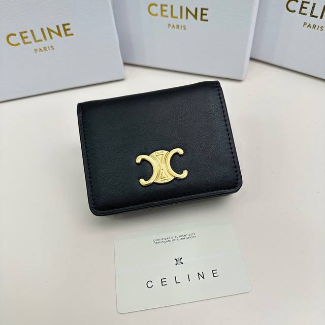 Celine 3510颜色 黑色 尺寸 11*9*3Celine官网最新款 短式钱包非常炫美的一个系列 专柜同步 采用头层牛皮 精致时尚