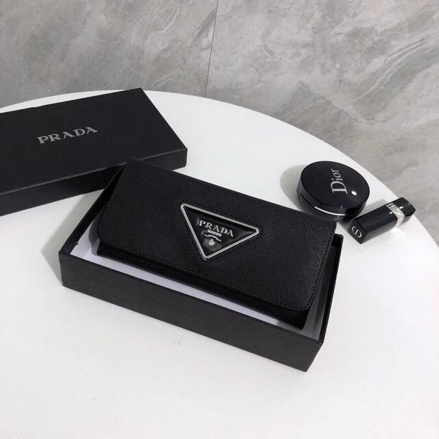 颜色 黑尺寸 19X10普拉达爆款原版十字纹牛皮两折钱包手感极佳容量一流