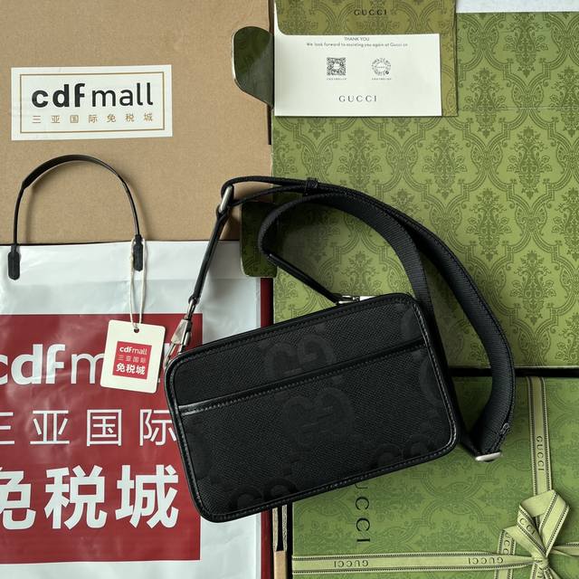 原厂皮配 Cdfmall三亚免税店手提袋 Ophidia古驰爱的进行曲 全新时装系列在洛杉矶星光大道拉开时装秀的序幕 这是品牌自2020年2月以来举办的首个线下