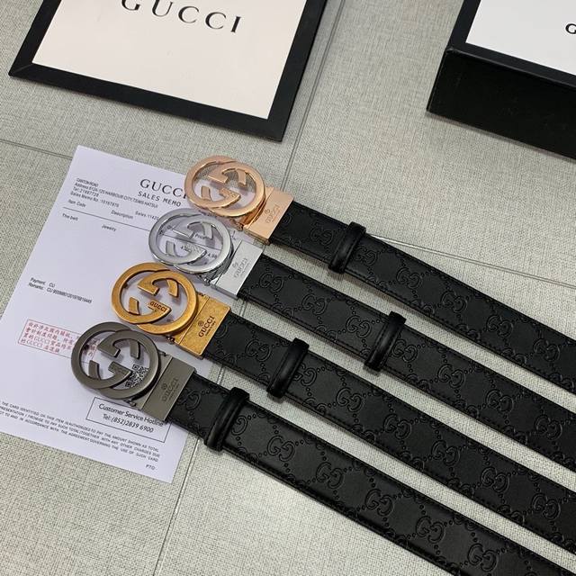 品牌：Gucci 白色礼盒旋转扣头 等级：原版品质.头层牛皮 ·、专柜售经典爆款开模。油边精致 电脑车线 手感柔软.实物拍摄无修饰 上身效果超好.配专柜