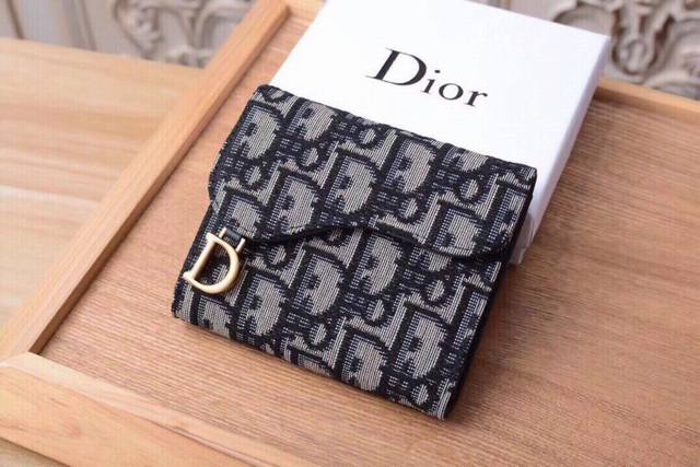 颜色 黑色尺寸 11*10*2 Dior专柜新款火爆登场！采用头层牛皮，做工精致， 媲美专柜！多功能小钱包，超级实用