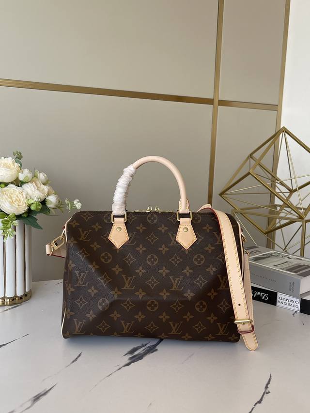 顶级原单 独家实拍 M41112老花 以标志性 Damier Ebène 帆布制成的 Speedy30 1930专门为旅行者设计 该包无论手提、肩背或斜背，都令