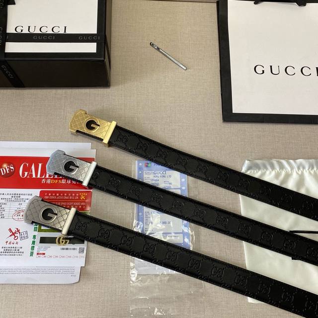 品牌：Gucci 配白色礼盒 等级：原品版质.定制头层牛皮。专柜售经典爆款开模。油边精致 电脑车线 手感柔软.实物拍摄无修饰 上身效果超好.配专柜全套包装.送礼