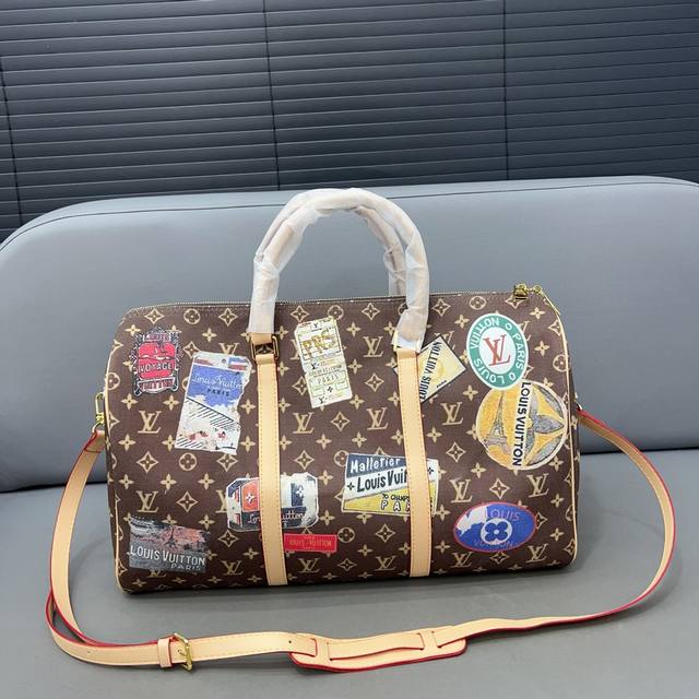 Louisvuitton 路易威登 Keepall旅行袋 手提包袋 机场包 采用精湛镶嵌细工，实物拍摄 原厂原版面料 配送 防尘袋 45 X 28Cm。
