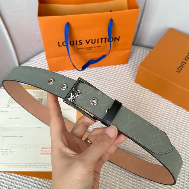 寬：35Mm Louis Vuitton 海外原單代購級別 老鼠貨 寬度35毫米 小牛皮內襯和電鍍3色針扣設計 孔位由5個 純銅烤漆 飾釘組成 充分展現皮帶的優