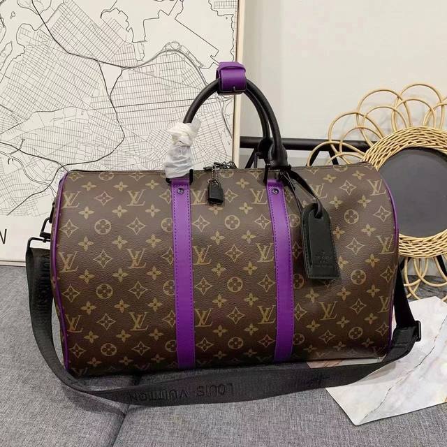 Louis Vuitton 原单品质 高版本 路易威登 45 旅行袋 备受喜爱的keepall 45旅行袋，由全新标志性黑灰monogram Eclipse帆布