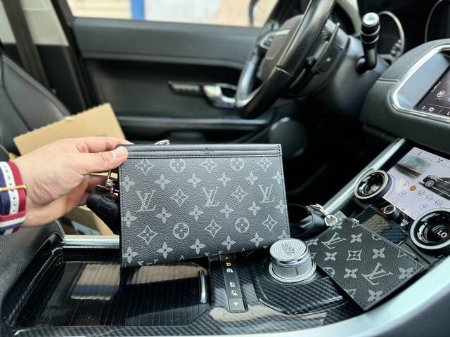 高端货 新款 “Louis Vuitton”Lv单肩包 两件套 路易威登 M81124 头层纳帕小牛皮 Louis Vuitton Gaston老花满印三合一