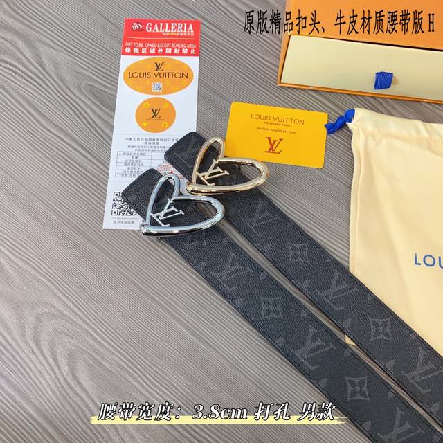 原版品质打孔 品牌：路易l家 男款 颜色：黑 扣头：金 银 扣头：原版精品纯铜五金扣头 带身：原版牛皮 尺寸：宽约：3.8Cm 长约：95Cm-125Cm 类别