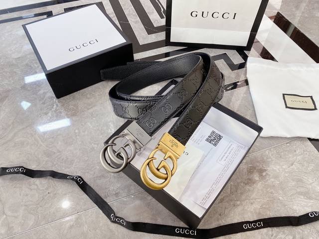 P Gucci 双面可用 古奇新款互扣式g带扣深受品牌辉煌的70年代经典设计所影响，得以重新诠释。安放于织纹纯皮腰带之上。正品一致的吊牌全套包装 配纸袋 礼品盒
