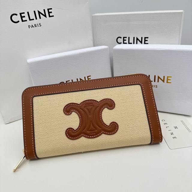 Celine A17颜色 白色帆布尺寸： 19*10.5*3.5 Celine 专柜同步，Triomphe Cuir大拉链钱夹，织物和小牛皮天然 棕褐色织物，小