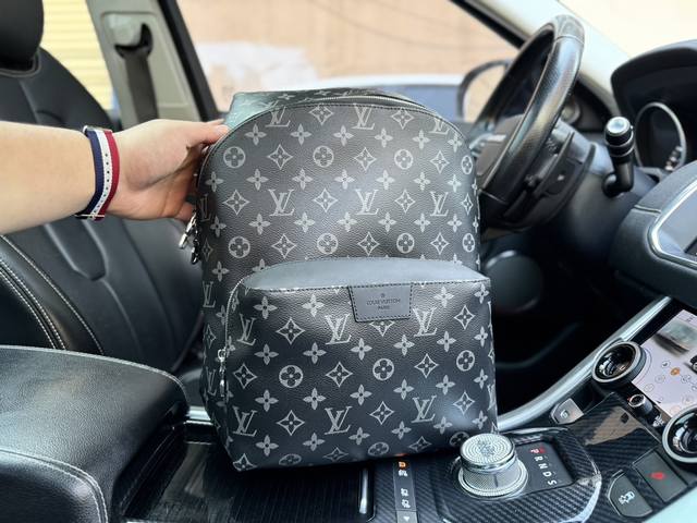 配皮版 高端货 新款 “Louis Vuitton”Lv双肩包m43186 Discovery 路易威登 双肩包 Discovery 双肩包属于 Gaston