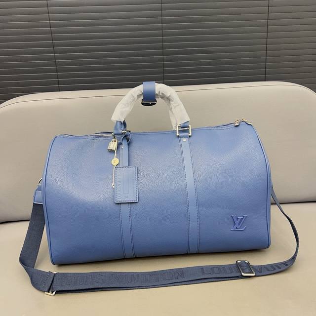 Louisvuitton 路易威登 纯色 Keepall 旅行袋 手提包袋 机场包 采用精湛镶嵌细工，实物拍摄 原厂原版面料 配送小票 50 X 28 Cm。