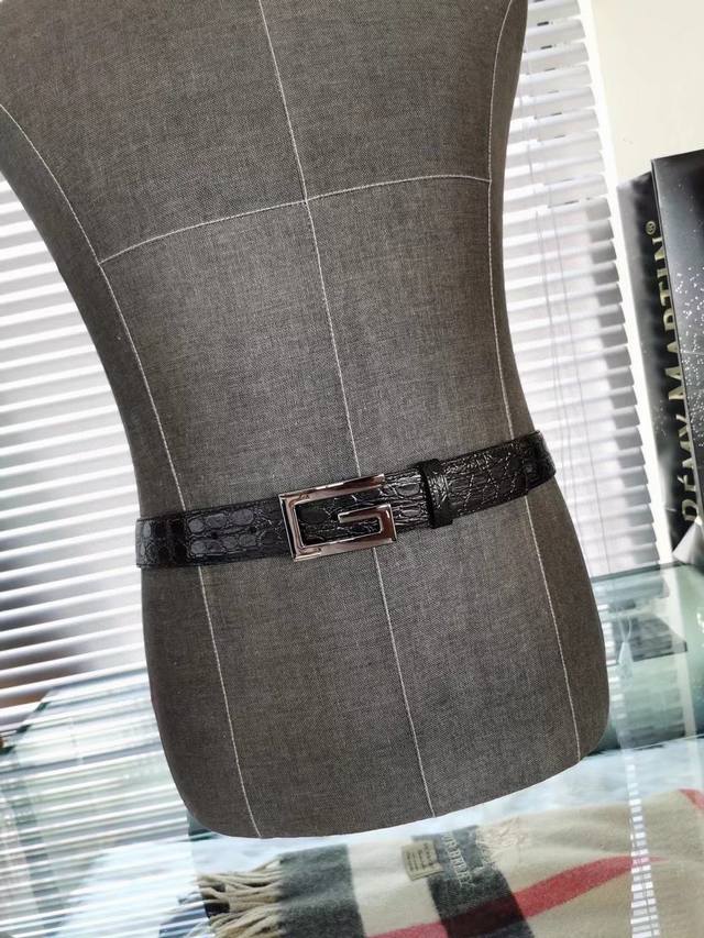 Gucci G家转动款 進口皮流水紋搭配新款35Mm转动扣 款式新颖 做工精致 長度可自行裁剪。