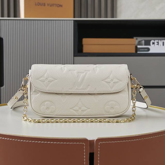 独家实拍 M82210白 M82211灰 M82154黑 Wallet on Chain Ivy 手袋于 Monogram Empreinte 粒面皮革表面压印