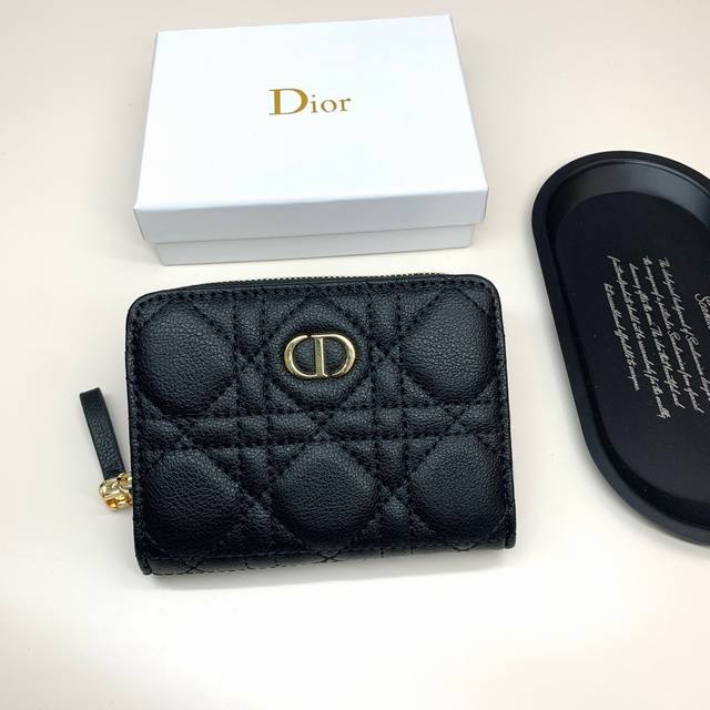 Dior 928颜色 黑色 兰色 尺寸 12*9*5 Dior 专柜最新款火爆登场！采用进口牛皮，做工精致， 媲美专柜！多功能小钱包，内隔丰富，超级实用！