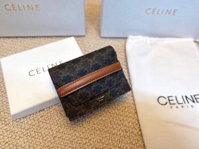 Celine 31535颜色 黑色印花尺寸 10.5*9*4Celine 专柜TRIOMPHE CANVAS 标志印花帆布系列 专柜同步，采用头层牛皮，精致时尚