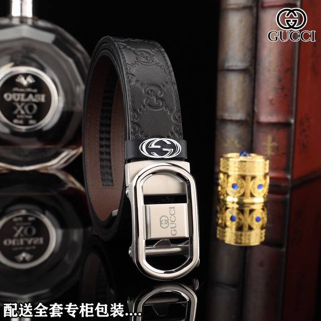 高端品质，实物拍摄 配全套包装 品牌：Gucci 海外原单 扣头材质：双色纯钢扣 带身材质正面：35Mm宽度采用进口头层牛皮腰带，纯钢质五金扣头实物拍摄长短可自