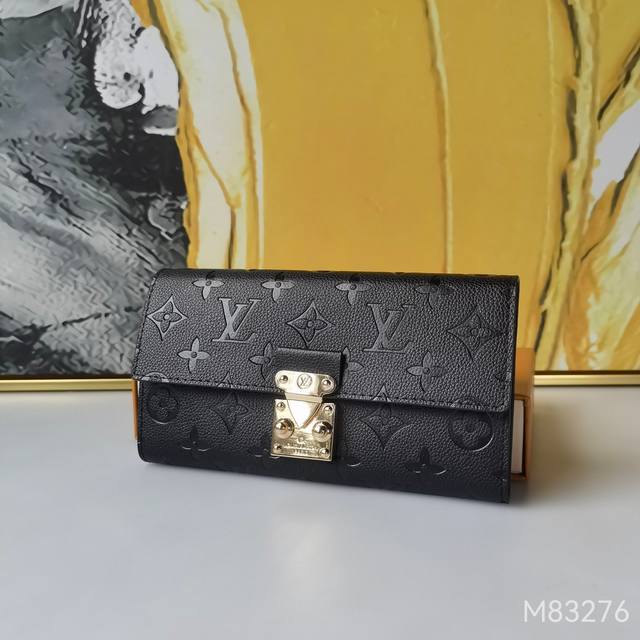 颜色 黑尺寸 19X11可以享受与包“梅蒂斯”搭配的monogram Unplant皮革的“Portefeuille Sara Metis”。襟翼上装饰着象征“