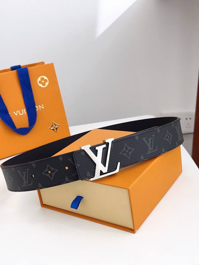 Lv.路易 全套包装 原版品质 代工厂货品 40Mm宽度 正品一体铸造五金钢扣，原厂皮料 双面原厂定制面料，区别市场货