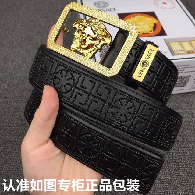 品牌：Versace.范思哲镶钻 型号：原单！请认准如图专柜包装 等级：意大利进口百分百头层牛皮，范思哲.Versace，世界著名奢侈品品牌，美人头经典之作，进