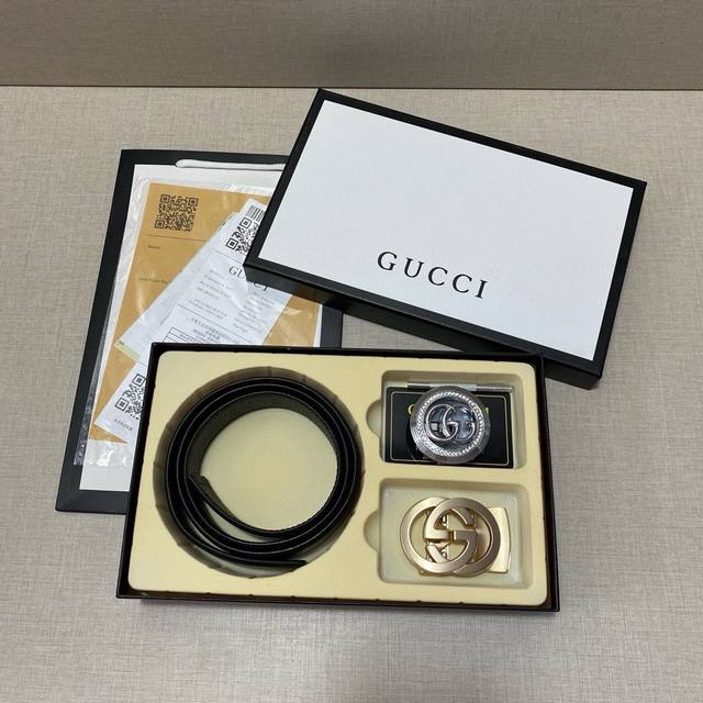 古驰gucci精品款 ☆双扣礼盒套装 含礼盒 专柜有售 Gucci专柜在售正品 此款采用头层牛皮制作 走线油边细致 正品开模 搭配广州原版扣经久耐用、3.5Cm