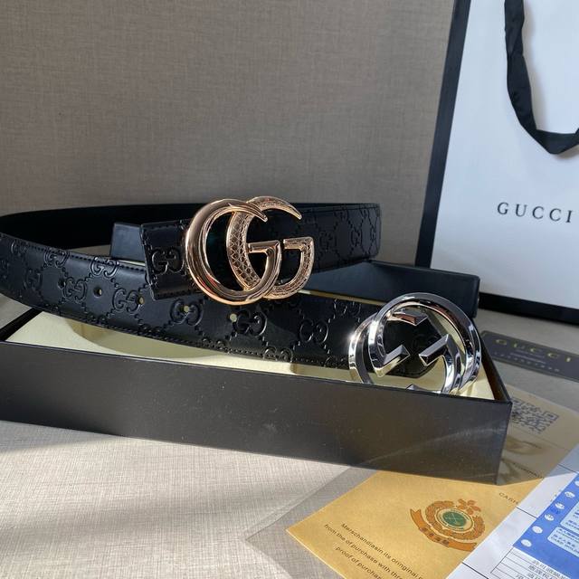 Gucci.古驰 古驰 于1921年创立于佛罗伦萨，是全球卓越的奢华精品品牌之一。此款式 38Mm 是如今最火爆款礼盒