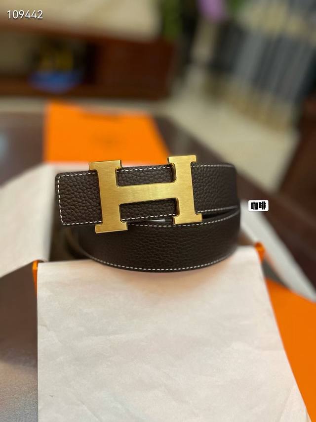 3.8Cm，Hermes 爱马仕经典h拉丝金色 钯扣，进口togo皮小牛皮内衬，欣赏享用完美的设计和优质的皮料精细工艺，不容错过的产品。